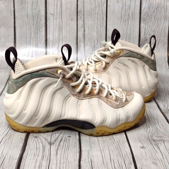 summit white foamposites